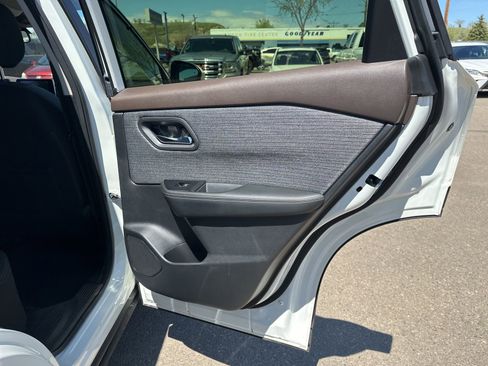 Used 2023 Nissan Rogue SV AWD/4WD image 27
