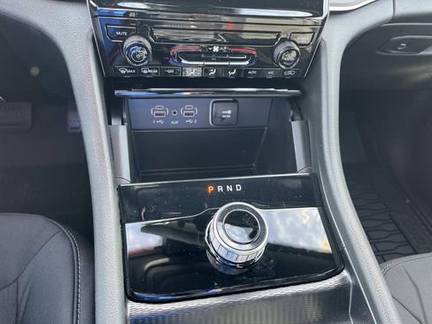 New 2025 Jeep Grand Cherokee L Laredo image 30