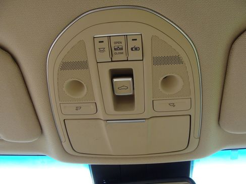 Used 2017 Genesis G80 3.8 w/ Option Group 03 image 28