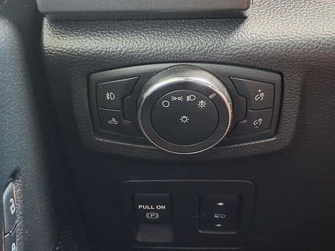 Used 2018 Ford F150 XLT w/ Equipment Group 302A Luxury image 9