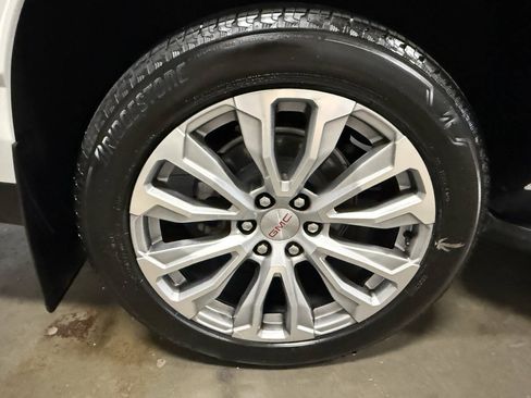 Used 2023 GMC Yukon Denali w/ LPO, Floor Liner Package AWD/4WD image 7