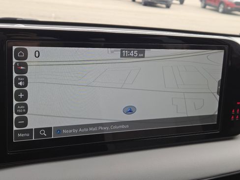 Used 2023 Hyundai Palisade SE AWD/4WD image 3