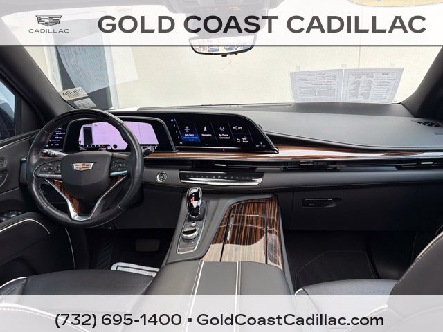 Used 2024 Cadillac Escalade Premium Luxury AWD/4WD image 12