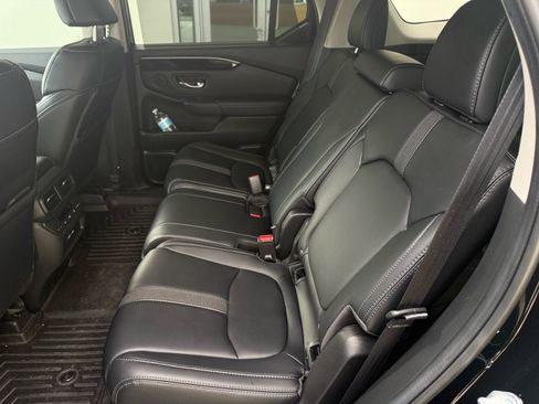 Used 2023 Honda Pilot EX-L image 10