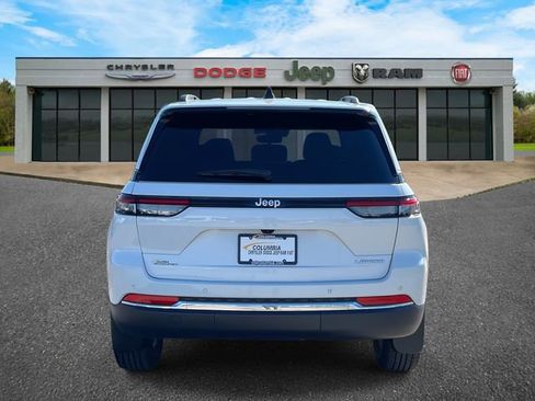 Used 2024 Jeep Grand Cherokee Laredo w/ MOPAR Finishing Package image 27