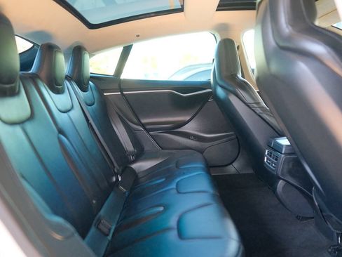 Used 2015 Tesla Model S 70 RWD image 29