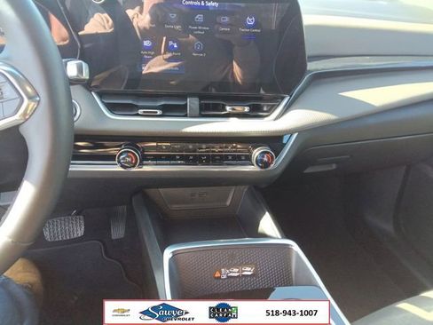 Used 2025 Chevrolet Equinox LT w/ Convenience Package II AWD/4WD image 12