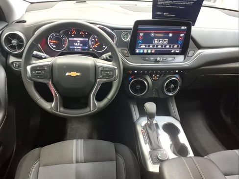 Used 2025 Chevrolet Blazer LT AWD/4WD image 7