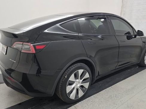 Used 2024 Tesla Model Y Long Range image 2