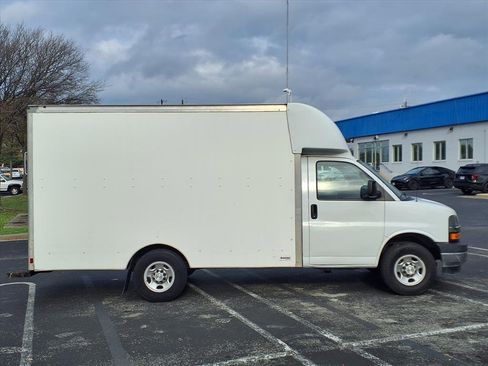 Used 2021 Chevrolet Express 3500 w/ Power Convenience Package image 4