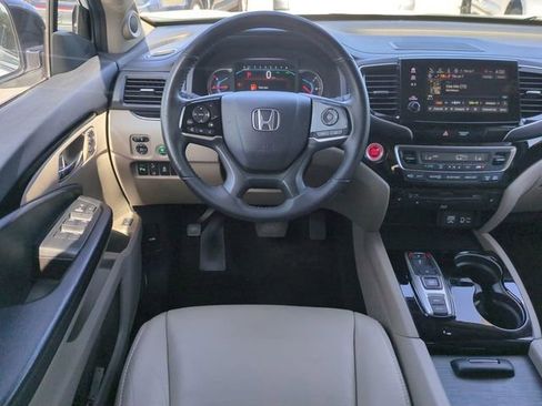 Used 2020 Honda Pilot Touring image 17