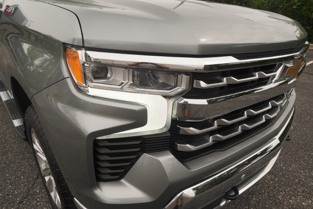 Used 2024 Chevrolet Silverado 1500 LTZ w/ Z71 Off-Road Package AWD/4WD image 37