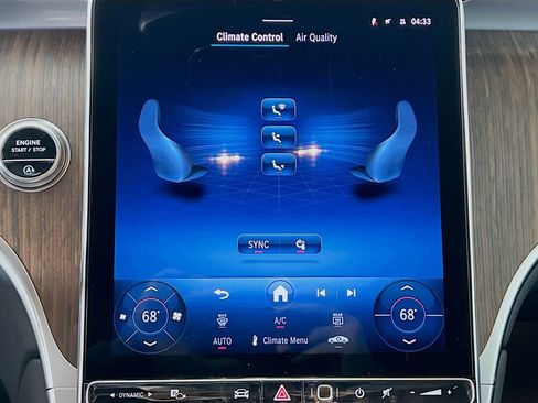 New 2025 Mercedes-Benz GLC 300 4MATIC image 16