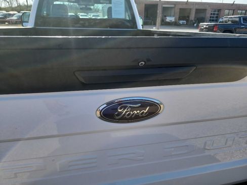 Used 2021 Ford F250 XL w/ Power Equipment Group RWD image 9