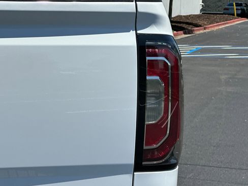 Used 2018 GMC Sierra 1500 SLT w/ SLT Premium Package image 48