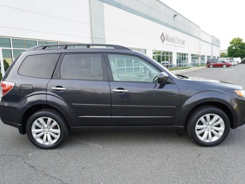 Used 2012 Subaru Forester 2.5X Premium w/ All-Weather Pkg AWD/4WD image 8