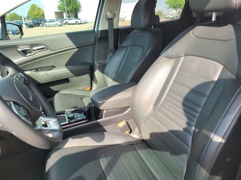 Used 2025 Kia Sportage SX AWD/4WD image 23