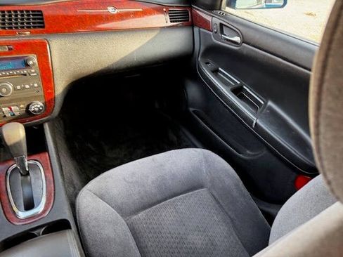 Used 2010 Chevrolet Impala LT image 20