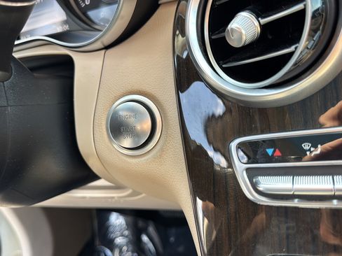 Used 2018 Mercedes-Benz GLC 300 image 24
