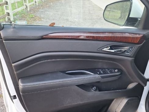 Used 2015 Cadillac SRX Luxury w/ Driver Awareness Package image 4