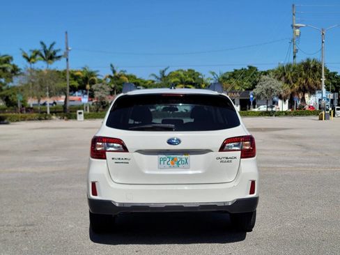 Used 2017 Subaru Outback 2.5i Premium image 7