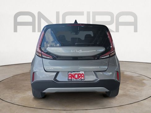 Certified 2025 Kia Soul LX w/ LX Technology Package FWD image 7