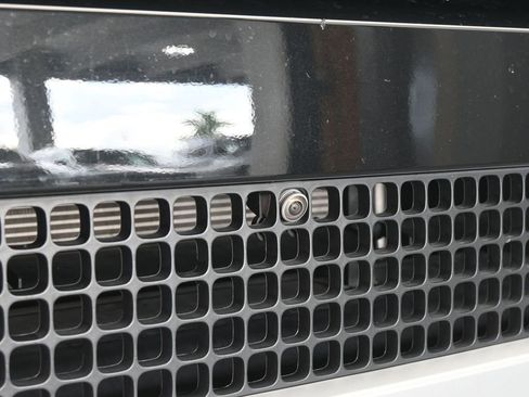 Used 2025 Land Rover Defender 110 S image 59