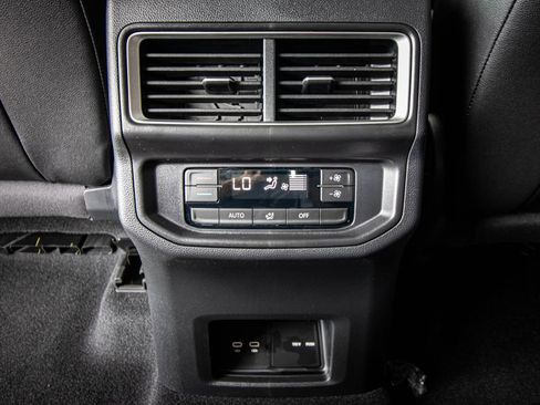 New 2026 Volkswagen Atlas SE FWD image 31