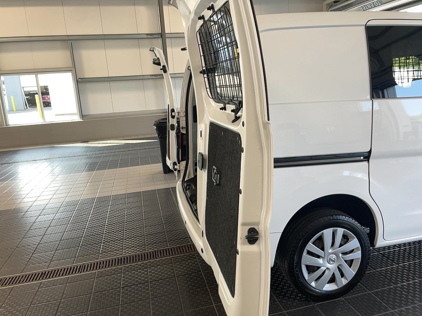 Used 2021 Nissan NV200 SV w/ Sliding Door Glass Package FWD image 9