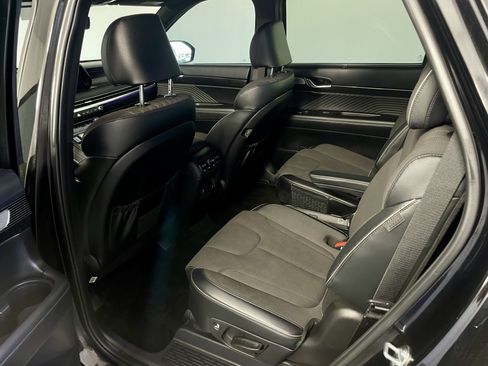 Used 2025 Hyundai Palisade Calligraphy AWD/4WD image 11