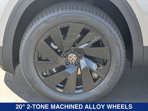 New 2026 Volkswagen Atlas SE FWD image 8
