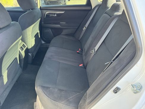 Used 2014 Nissan Altima 2.5 SV w/ Convenience Package image 31