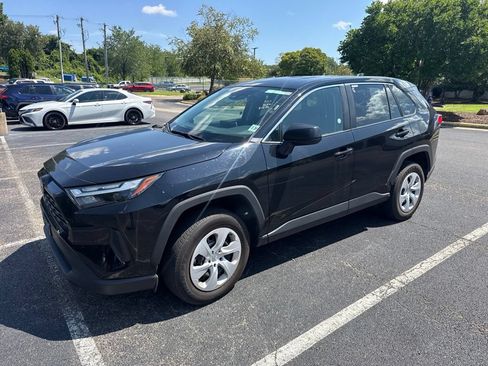 Used 2025 Toyota RAV4 LE AWD/4WD image 8
