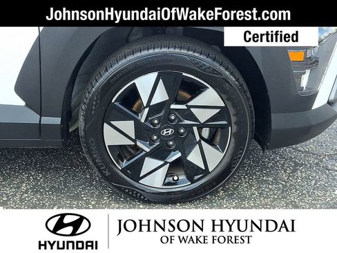 Certified 2025 Hyundai Kona SEL FWD image 18