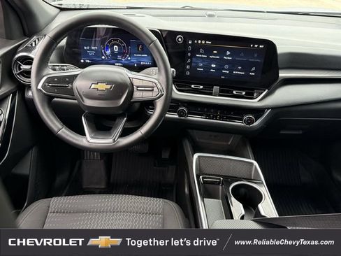 Used 2025 Chevrolet Equinox LT FWD image 12