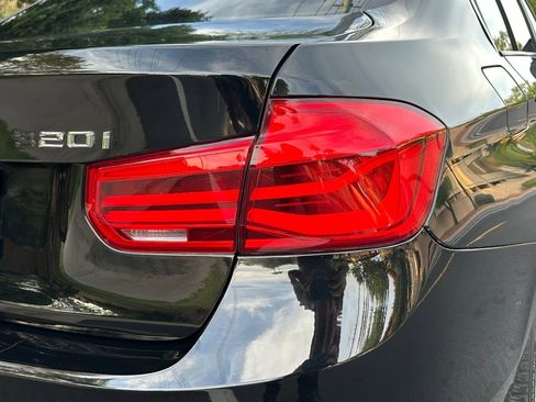 Used 2018 BMW 320i Sedan image 44