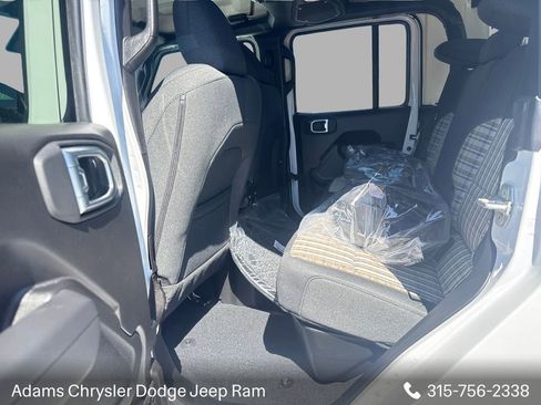 New 2026 Jeep Gladiator Sport AWD/4WD image 10