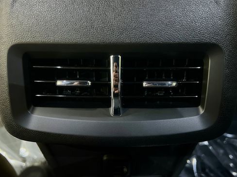 Used 2021 Chevrolet Equinox LT FWD image 17