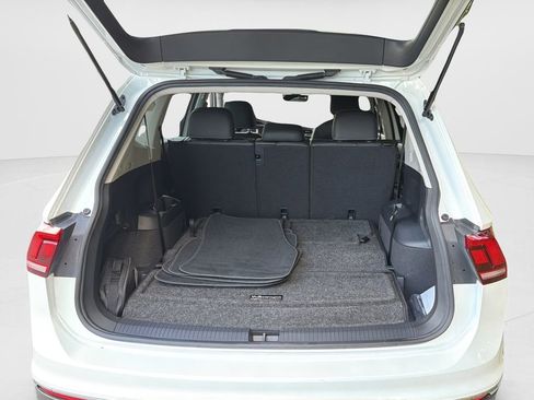 Certified 2023 Volkswagen Tiguan SE w/ Panoramic Sunroof Package FWD image 10