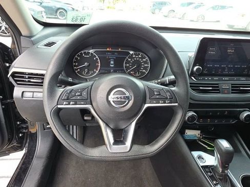 Used 2022 Nissan Altima 2.5 SV AWD/4WD image 15