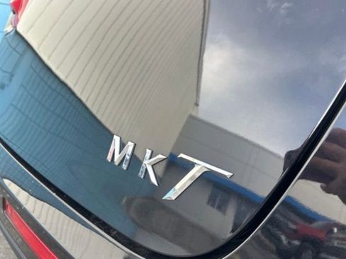 Used 2018 Lincoln MKT AWD image 15