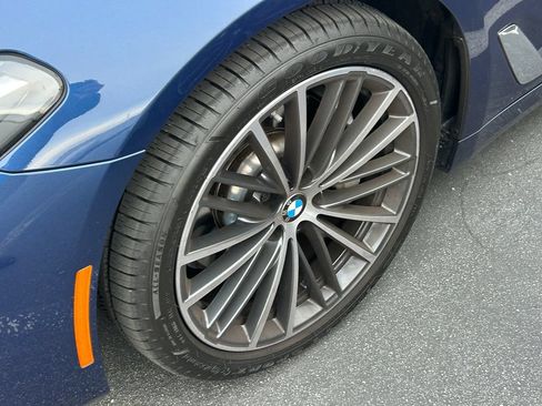 Used 2023 BMW 530i w/ Premium Package RWD image 3