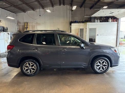 Used 2021 Subaru Forester Premium AWD/4WD image 8