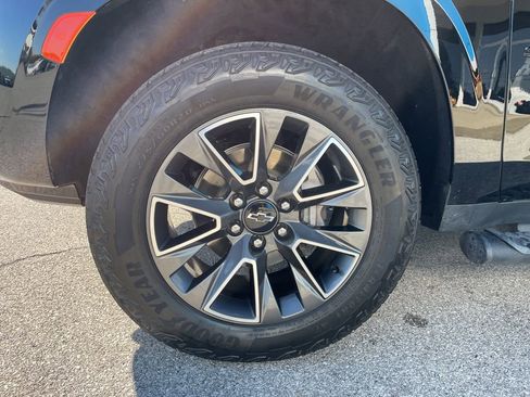 Used 2023 Chevrolet Suburban Z71 w/ Luxury Package image 64