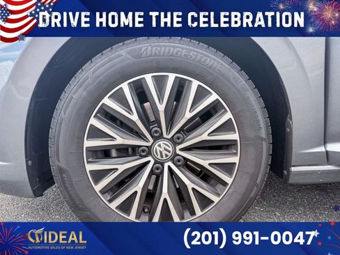 Used 2019 Volkswagen Jetta SE w/ Cold Weather Package FWD image 41