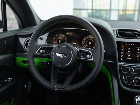 Used 2025 Bentley Bentayga S Black Edition image 27