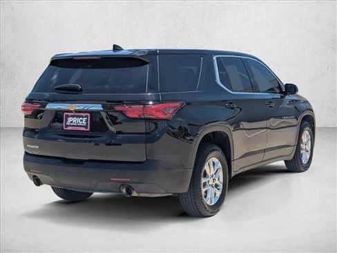 Used 2022 Chevrolet Traverse LS FWD image 5