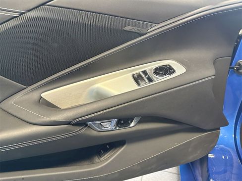 Used 2023 Chevrolet Corvette Stingray Coupe w/ Z51 Performance Package image 12