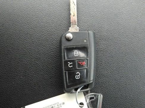 Used 2019 Volkswagen Atlas S w/ Towing Package image 16