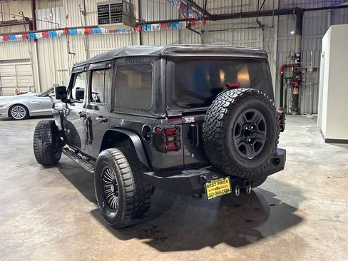 Used 2018 Jeep Wrangler Unlimited Sport AWD/4WD image 6